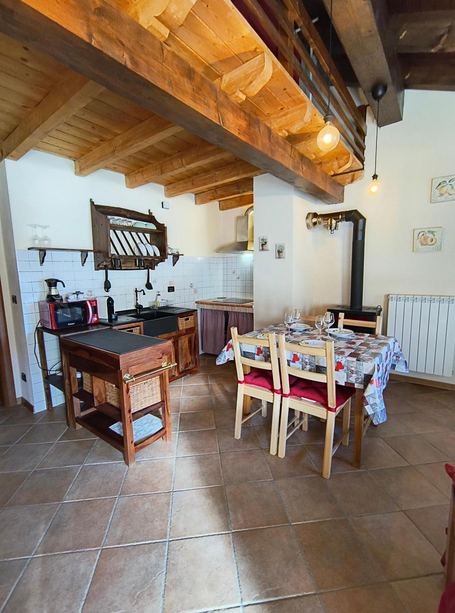 Petit Royal - Appartamento Charmant Per 6 Persone - Con Soppalco - Maisons De Charme Champoluc Esterno foto