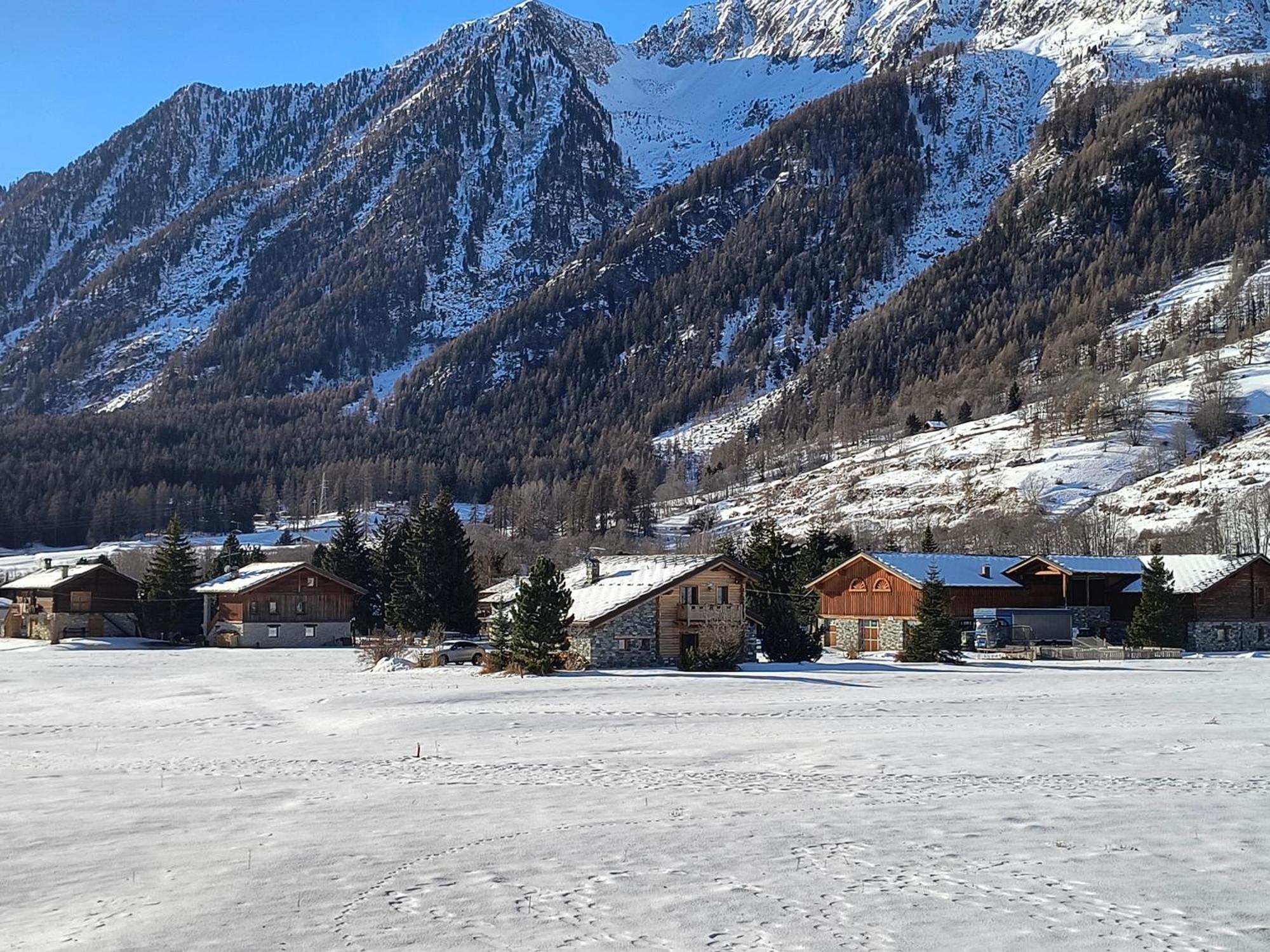 Petit Royal - Appartamento Charmant Per 6 Persone - Con Soppalco - Maisons De Charme Champoluc Esterno foto